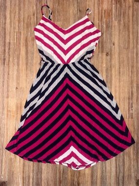 RED HAUTE CHEVRON DRESS